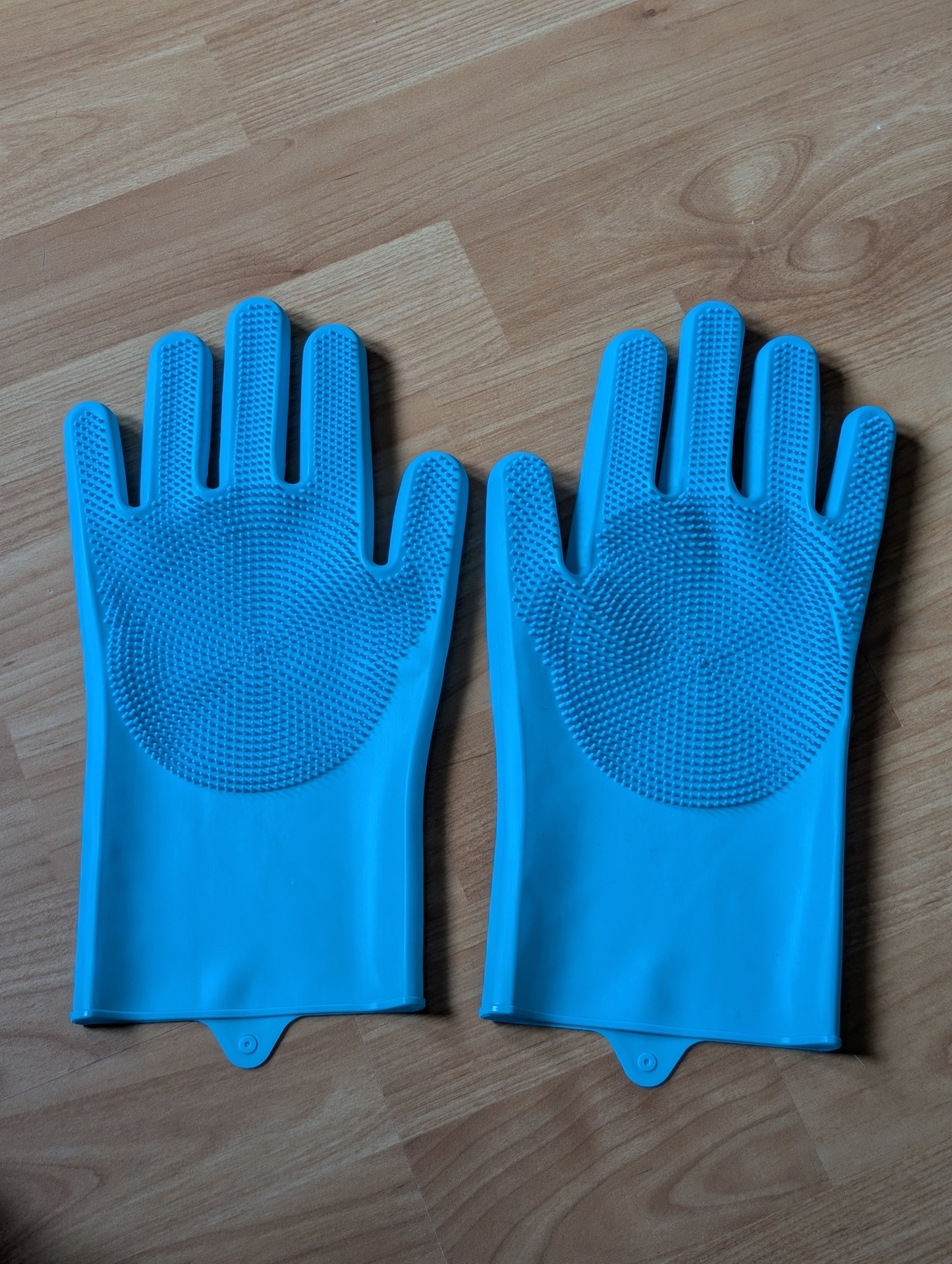 The Birch & Paw 2-in-1 Grooming & Bathing Gloves